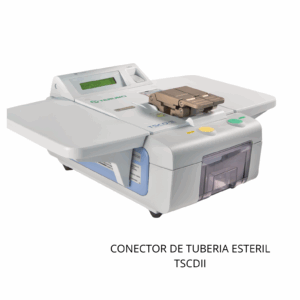 Conector estéril TSCD II conectado a tubos de PVC en entorno clínico