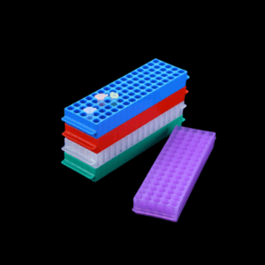 Gradilla SPL para microtubos con etiquetado numérico, disponible en cinco colores y esterilizable en autoclave.